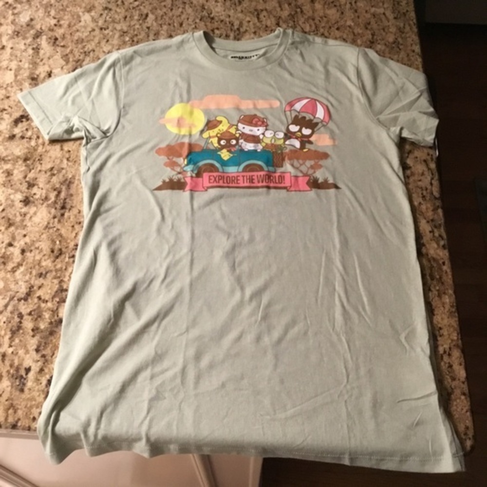 Hello Kitty & friends‎ graphic tee size Medium NWT Explore The World
